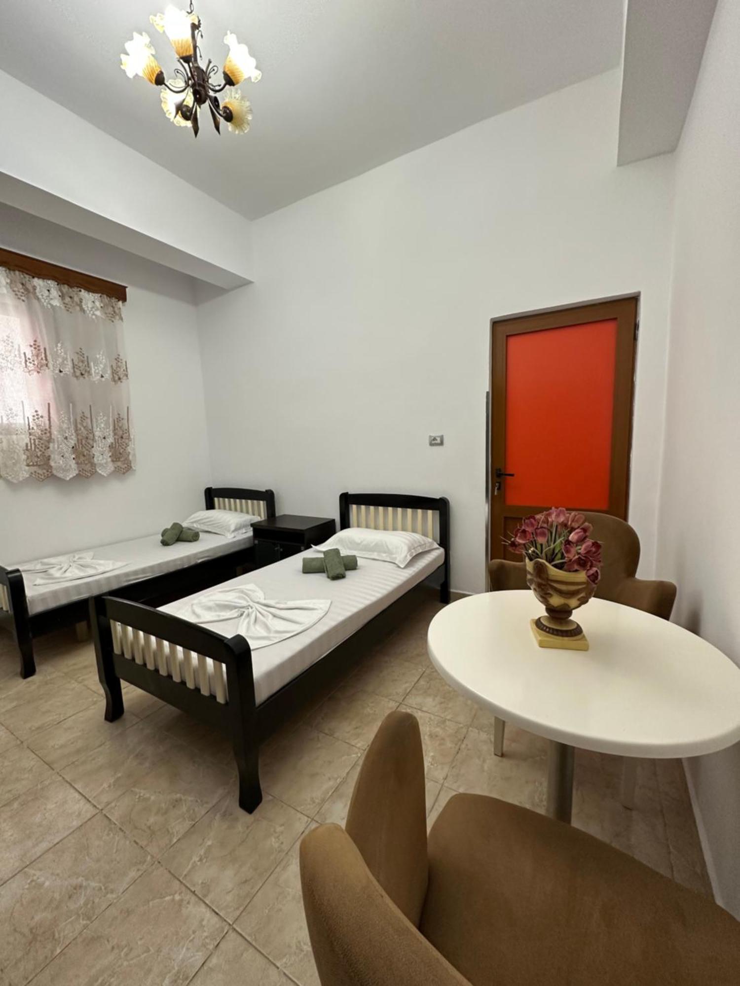 Hanna'S Hostel Berat Zewnętrze zdjęcie