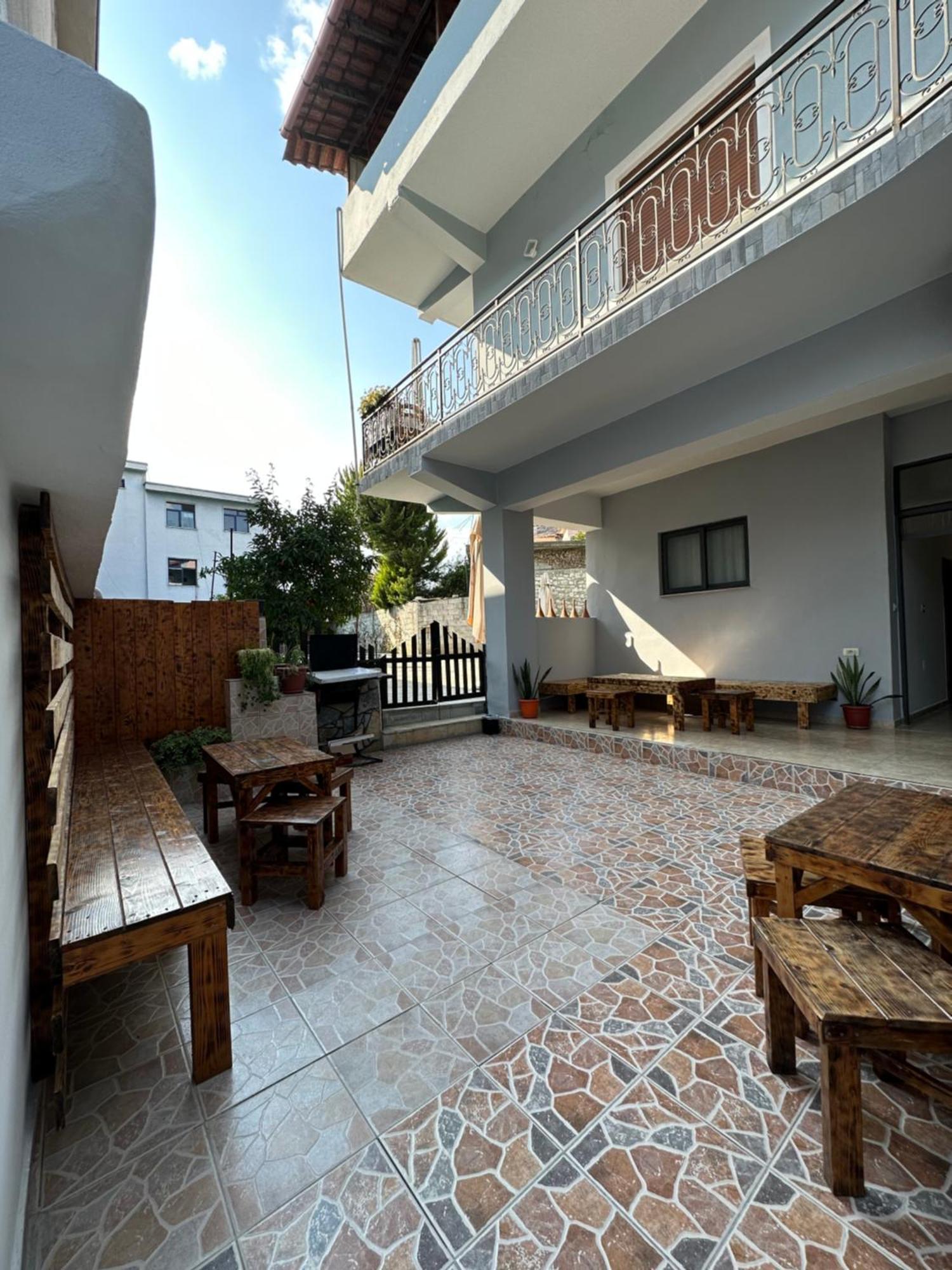 Hanna'S Hostel Berat Zewnętrze zdjęcie